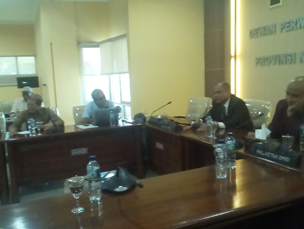 suasana-pertemuan-fpk-ntt-dengan-dprd-ntt_20170606_131446.jpg