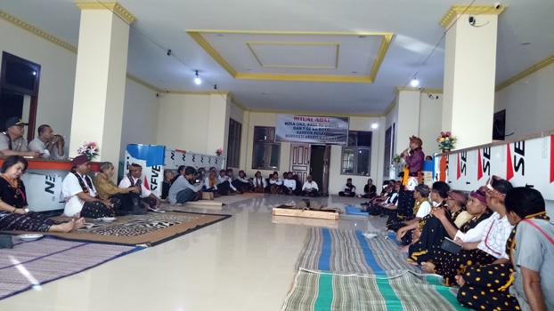 Pjs Bupati Nagekeo Ikut Ritual Adat Peresmian Secara Adat Kantor Pusat Kopdit Boawae