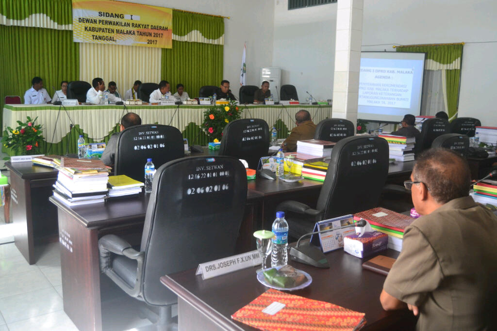 suasana-sidang-i-dprd-malaka-rabu_20170621_235042.jpg