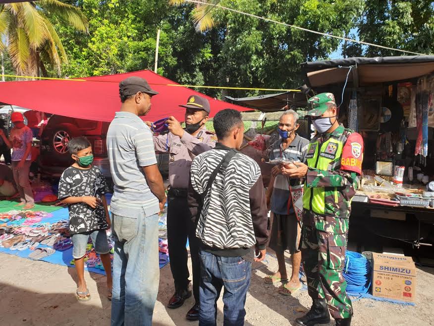 Tim Gugus Tugas Kecamatan Riung Adakan Sosialisasi New Normal di Pasar Riung