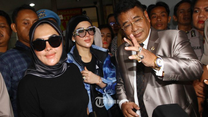 Benarkah Syahrini Tidak di Endorse Biro Jasa Pemberangkatan Haji dan Umrah First Travel?