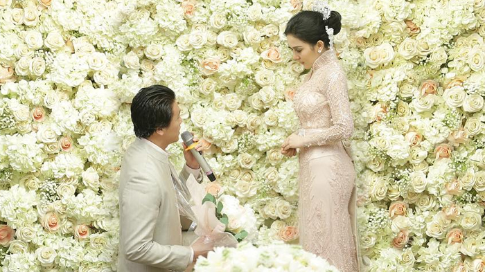 Sahabat Sebut Bakal Ada Reino Barack Junior, Ekspresi Suami Syahrini Tak Biasa!