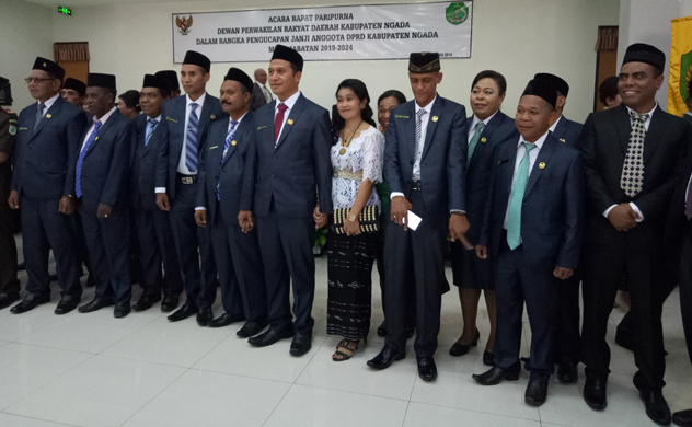 Syrilus Pati Wuli Pimpinan Sementara DPRD Ngada