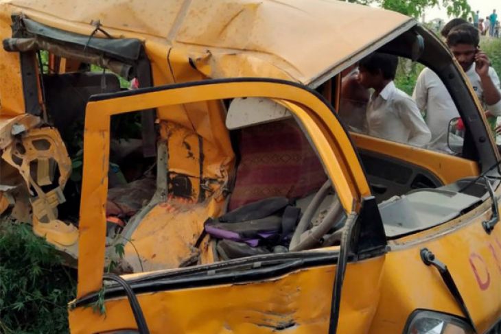 Tabrakan Maut Kereta Api 13 Anak di Bus Tewas