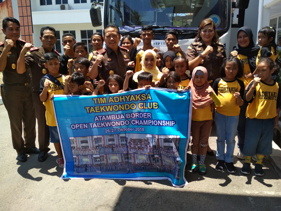 Kajati NTT Lepas Atlet Taekwondo Adhyaksa ke Atambua Ikut ABOTC