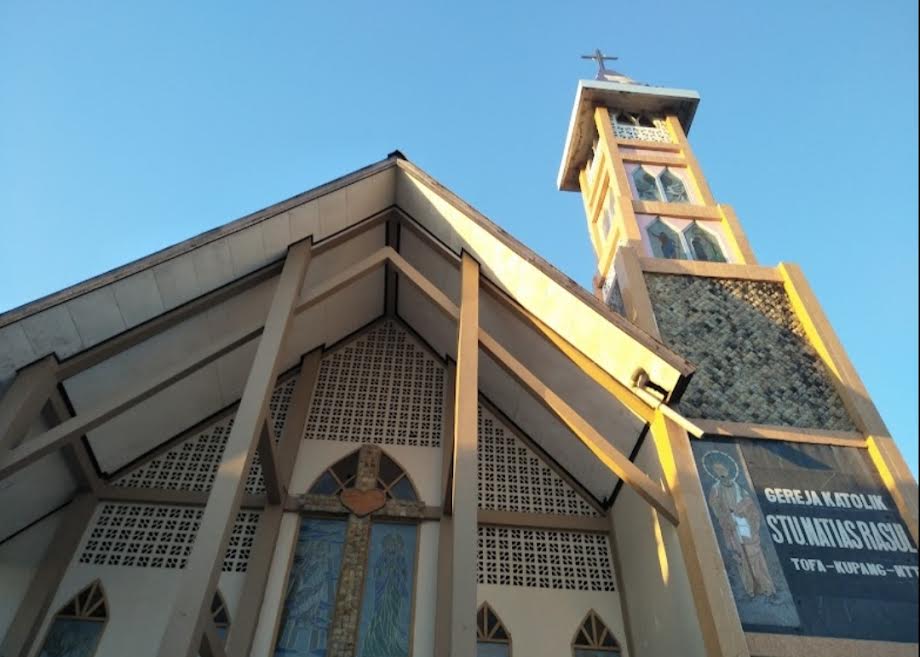 tampak-depan-gereja-st-matias-rasul-tofa.jpg