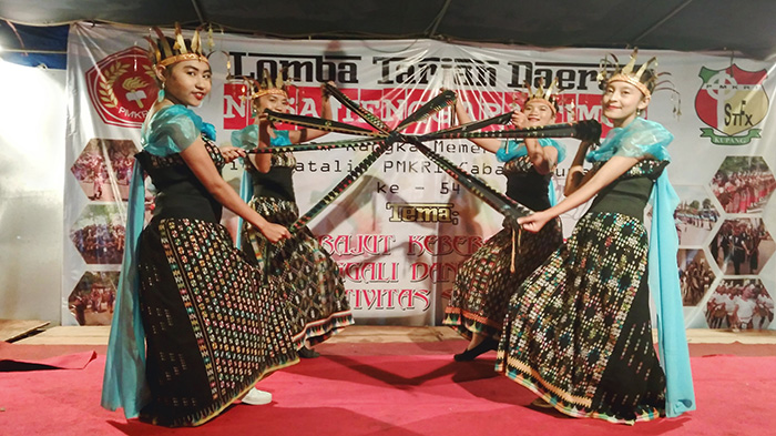 tarian-daerah-manggarai_20171023_001743.jpg