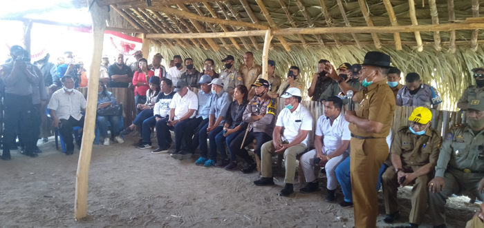 Tatap Muka Dengan Warga Besipae, Sony Sampaikan Pesan Gubernur NTT