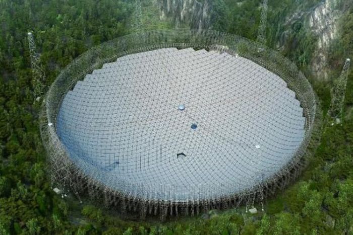 Dicari Peneliti Alien. Dibekali Teleskop Super Canggih hingga Gaji Rp16 Miliar Per Tahun. Mau?