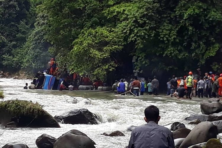 terkini-korban-jiwa-kecelakaan-bus-sriwijaya-bertambah-jadi-25-orang-14-orang-selamat.jpg