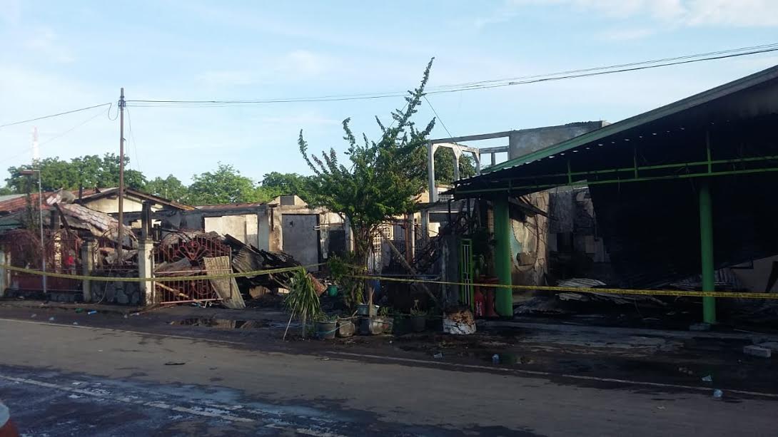 Bocah Ini Terpapar Api Kebakaran Rumah di Jalan Anggrek