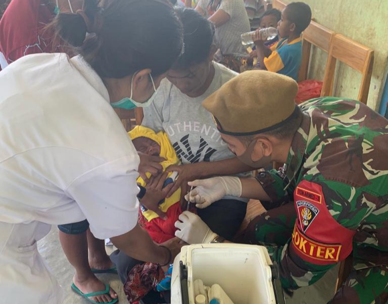 Dokter TNI Lakukan Pelayanan Kesehatan di Perbatasan RI-RDTL