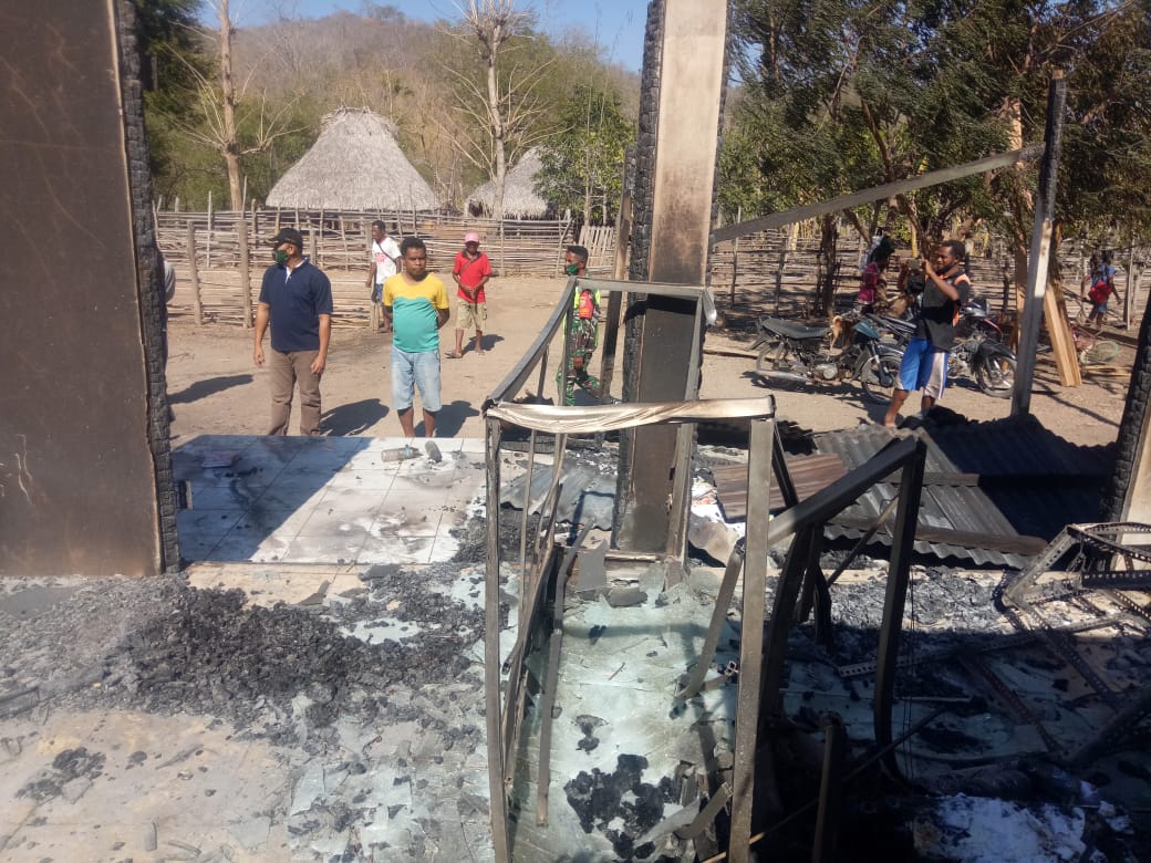 ttu-rumah-terbakar-kondisi-salah-satu-rumah-warga-yang-ludes-terbakar-dilahap-s.jpg