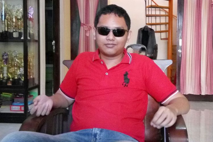 Tunanetra Alexander Farrel Rasendriya Meraih Nilai 100 UNBK dan Masuk UGM, Simak Kisahnya