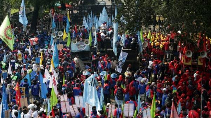 Susi Pudjiastuti Menangis Dengar Kabar Mahasiswa UGM Dipukuli Saat Tolak Omnius Law UU Cipta Kerja