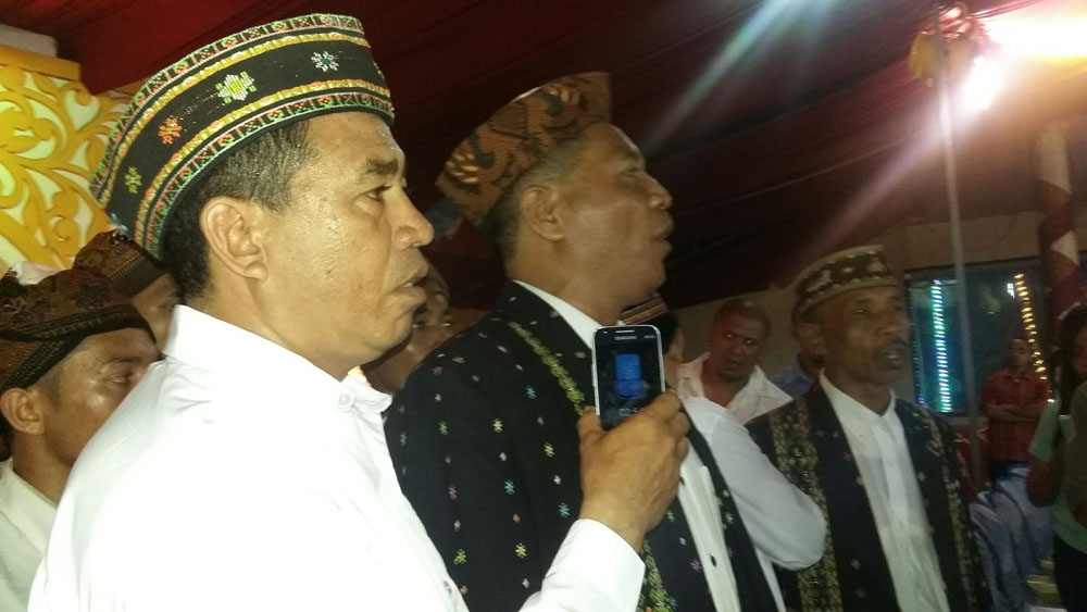 upacara-adat-syukuran-bupati-manggarai_20160217_233505.jpg