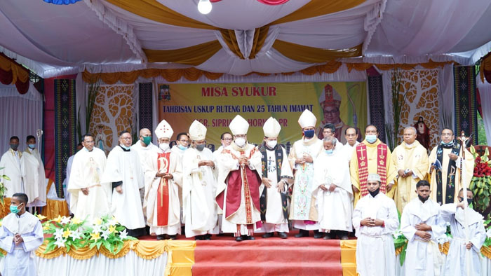 Uskup Sipri Rayakan Syukur Pentahbisan Sebagai Uskup dan Ziarah Imamat 25 Tahun