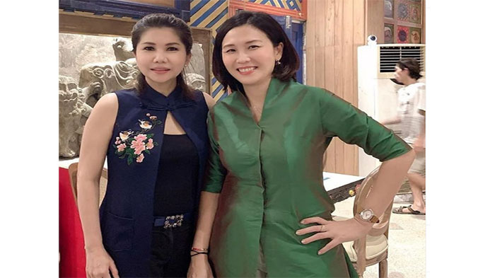 veronica-tan-bersama-sahabar-mantan-istri-ahok-itu-dpuji-kecantikannya-bak-putri-remaja.jpg