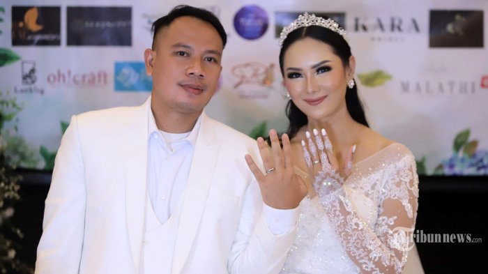 vicky-prasetyo-dan-kalina-oktarani-saat-menikah.jpg