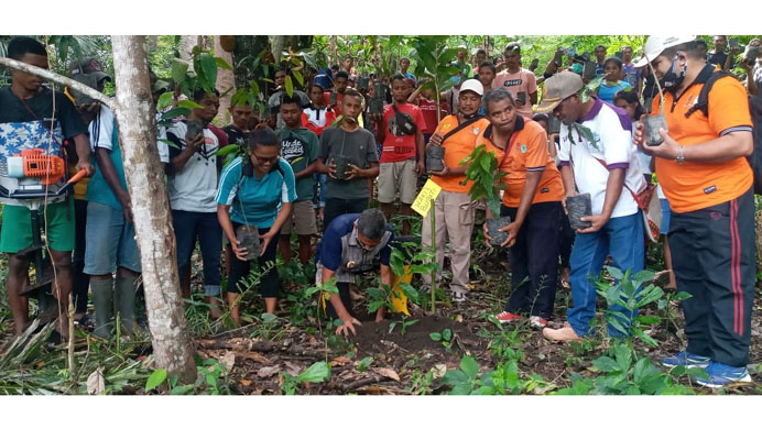 Wabup Marianus Ajak Gemar Tanam Berbagai Anakan Pohon