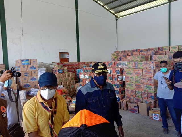 Gunakan Helikopter ke Lembata, Wagub Nae Soi Pantau Distribusi Logistik kepada Pengungsi,Simak Info