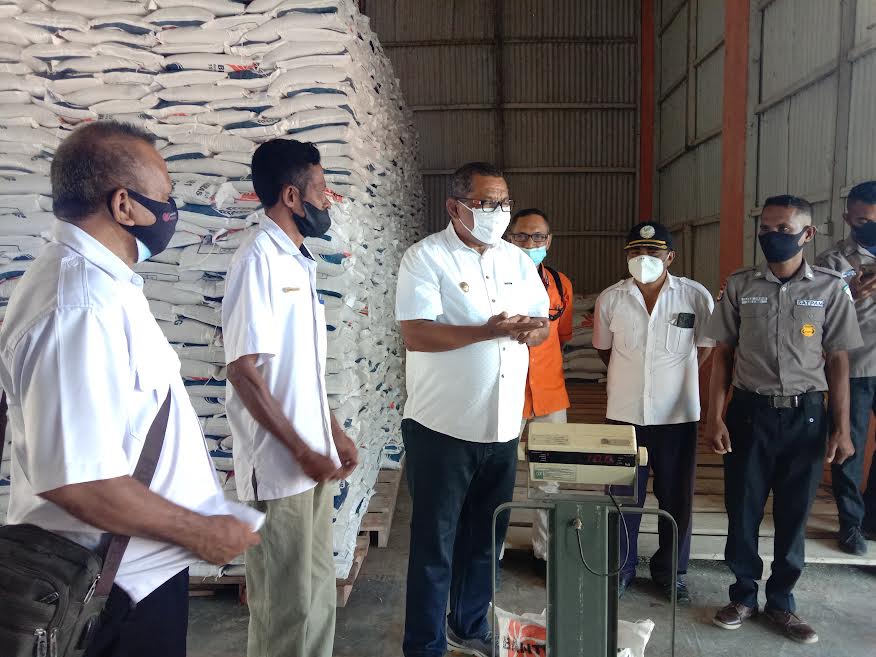 wakil-bupati-lembata-thomas-ola-langoday-melakukan-inspeksi-mendadak.jpg