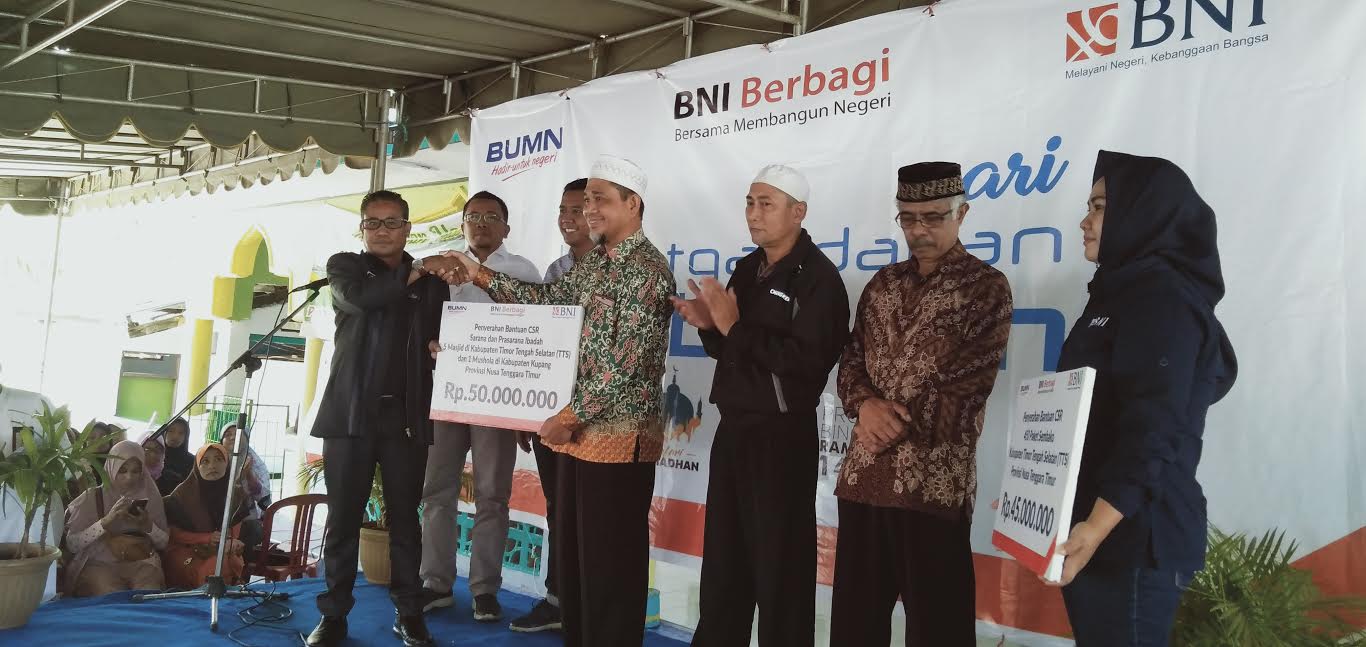 PT BNI Bagikan 450 Paket Sembako dan Bantu 5 Masjid di TTS