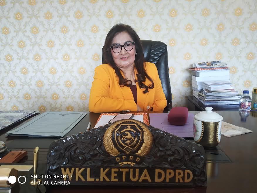 Inche DP Sayuna: Tiga Makna Dibalik Jokowi Kenakan Pakaian Adat TTS Dalam Acara Kenegaraan