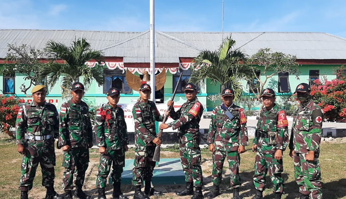 warga-alas-selatan-serahkan-2-pucuk-senjata-ke-tni.jpg