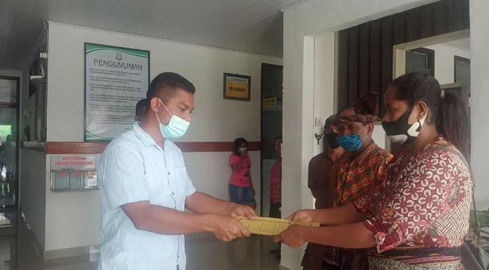 warga-laporkan-ketertutupan-pengelolaan-dana-desa-manunain-b-ke-kejari-ttu.jpg