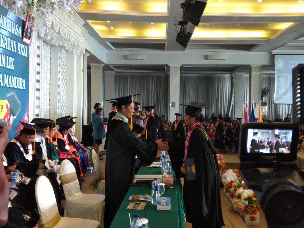 Rektor Unwira: Mahasiswa Unwira Harus Keluar Dari Zona Nyaman