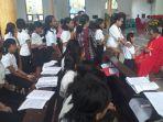 921-siswa-di-paroki-onekore-ende-terima-minyak-krisma.jpg
