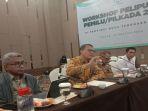 Anggota-Dewan-Pers-Atmaji-Sapto-Anggoro-menyampaikan-materi-saat-Workshop-Peliputan.jpg