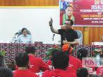 Anggota-Komisi-IV-DPR-RI-Ansy-Lema-berbicara-pada-kegiatan-sosilaisasi-rehabilitasi-hutan.jpg