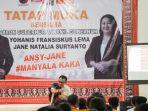 Ansy-Lema-di-hadapan-ratusan-masyarakat-Desa-Oelnasi-Kecamatan-Kupang-Tengah-Kabupaten-Kupang.jpg