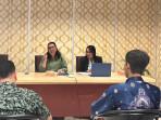 Asisten-II-Setda-NTT-membuka-rapat-koordinasi-terkait-evaluasi-HET-minyak-tanah.jpg