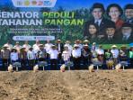 BERSAMA-Pose-bersama-Wakil-Ketua-DPD-RI-GKR-Hemas-bersama-anggota-DPD.jpg