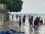 Banjir-Rob-menerjang-pemukiman-warga-Desa-Tablolong.jpg