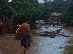 Banjir-lahar-dingin-dari-Gunung-Lewotobi-Laki-laki-menerjang-Desa-Dulipali.jpg