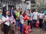 Bantuan-sembako-dan-pakaian-bagi-warga-korban.jpg