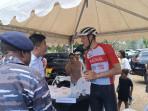Bupati Willy Lay Bersama Forkopimda dan Ribuan Warga Sambut Peserta Tour de EnTeTe