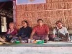 Bupati-Malaka-Dr-Simon-Nahak-hadir-dalam-acara-adat-di-Rumah-Adat-Kakaluk-Lakaan.jpg