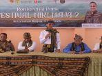 Bupati-Sabu-Raijua-Nikodemus-Rihi-Heke-dalam-sambutan-di-acara-festival-Niki-Madja-2.jpg