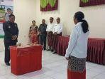 Bupati-Simon-Nahak-Lantik-Blandina-Seuk-sebagai-Penjabat-Kepala-Desa-Bonetasea.jpg