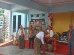 Bupati-manggarai-timur-pukul-gong.jpg