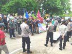 Calon-tekoda-yang-tidak-lolos-seleksi-melakukan-aksi.jpg