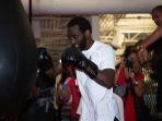 Carlos-Adames-memperingatkan-Terence-Crawford.jpg