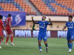 Ciro-Alves-merayakan-gol-ke-gawang-Persebaya-Surabaya.jpg