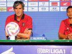Coach-Stefano-Cugurra-alias-Teco-ketika-memberikan-keterangan-jelang-laga-pekan-ke-17.jpg