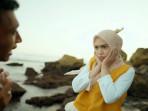Dari-vidoe-klip-lagu-Siap-pinang-Ko-Juan-Reza.jpg